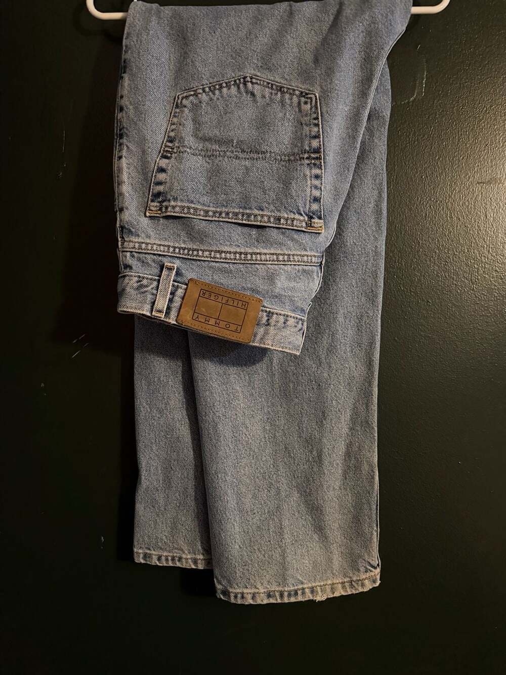 Vintage Tommy Hilfiger Tommy Jeans 90s Baggy Light Wash Denim Pant Size 34/30